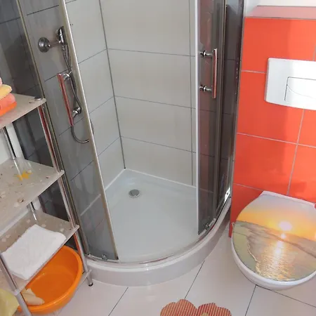 Comfortable For 5 People, Close To The Sea Dziwnowek