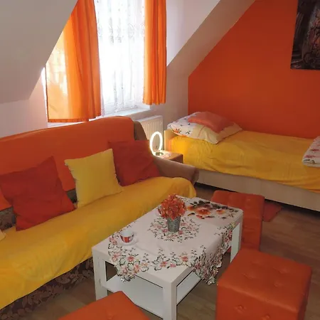 Comfortable For 5 People, Close To The Sea *